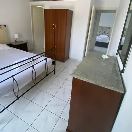 Elaia 50m From The Sea بيت ضيافة